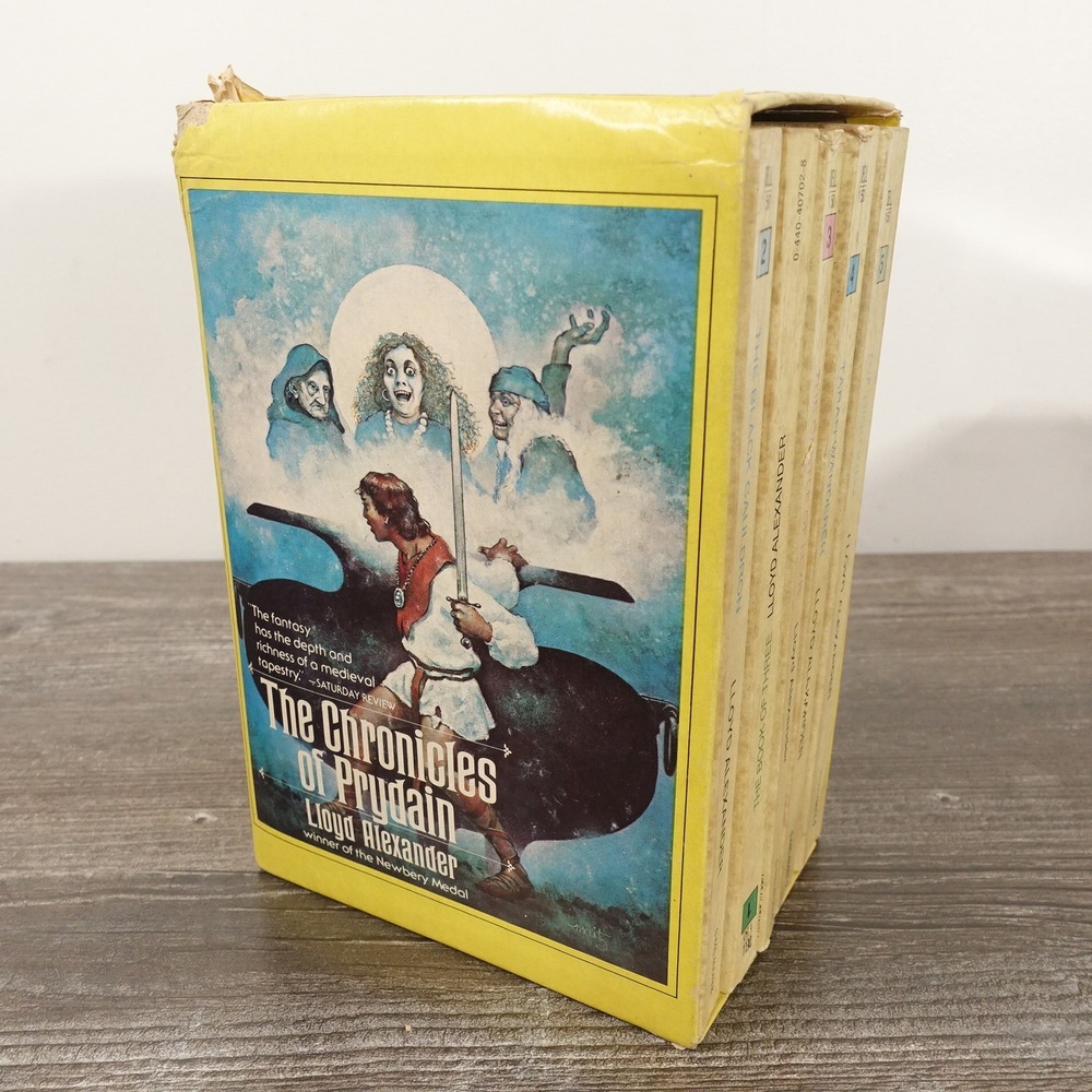 Lloyd Alexander The Chronicles of Prydain Box Set 5 Books Yellow Vintage